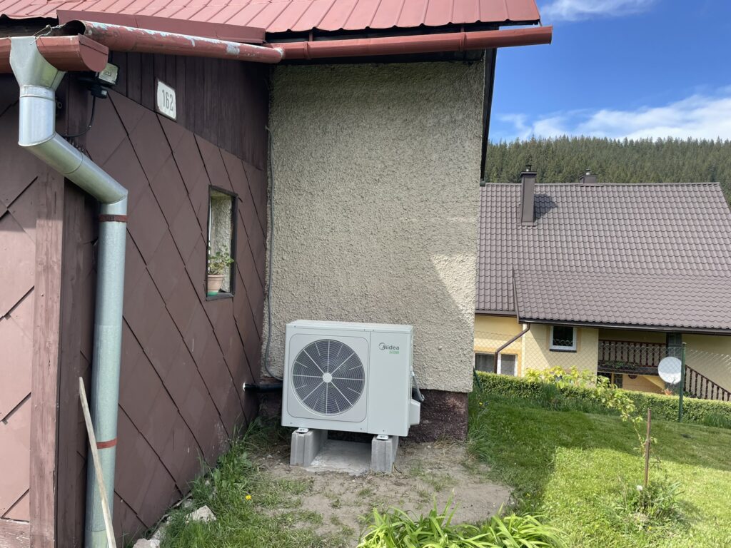 Midea v obci Korňa